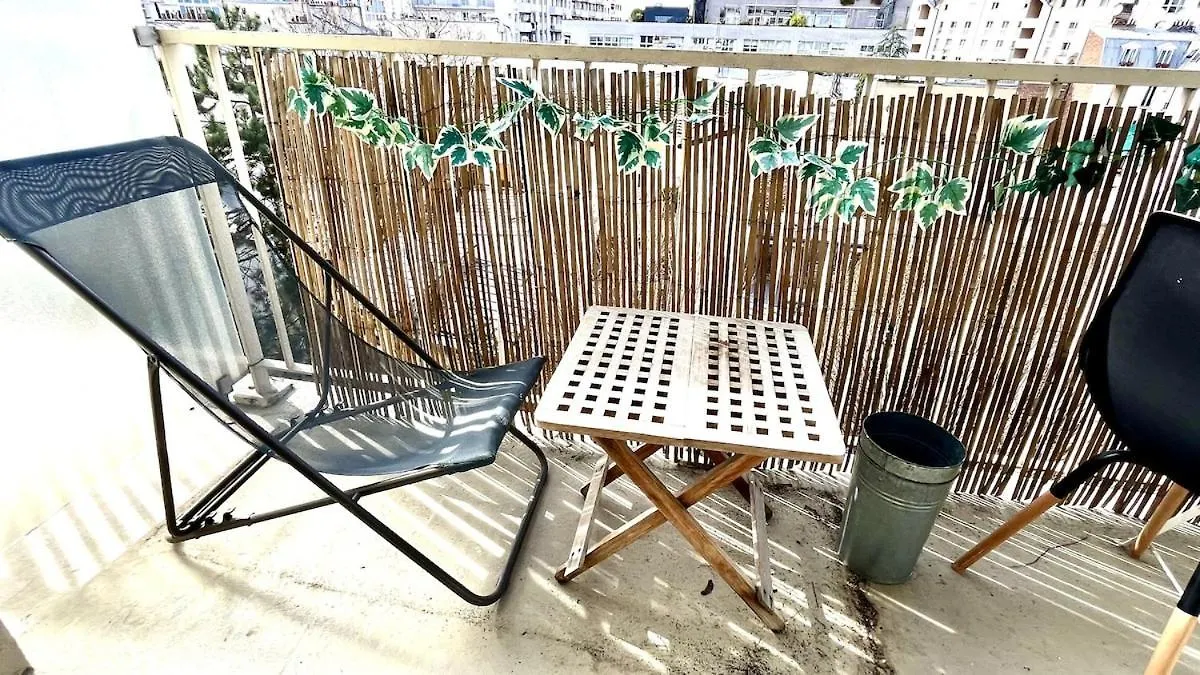 Sunny Studio With Balcony - Buttes Chaumont Park Paris