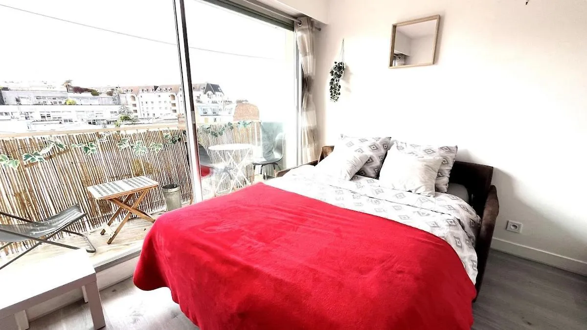 Daire Sunny Studio With Balcony - Buttes Chaumont Park Paris