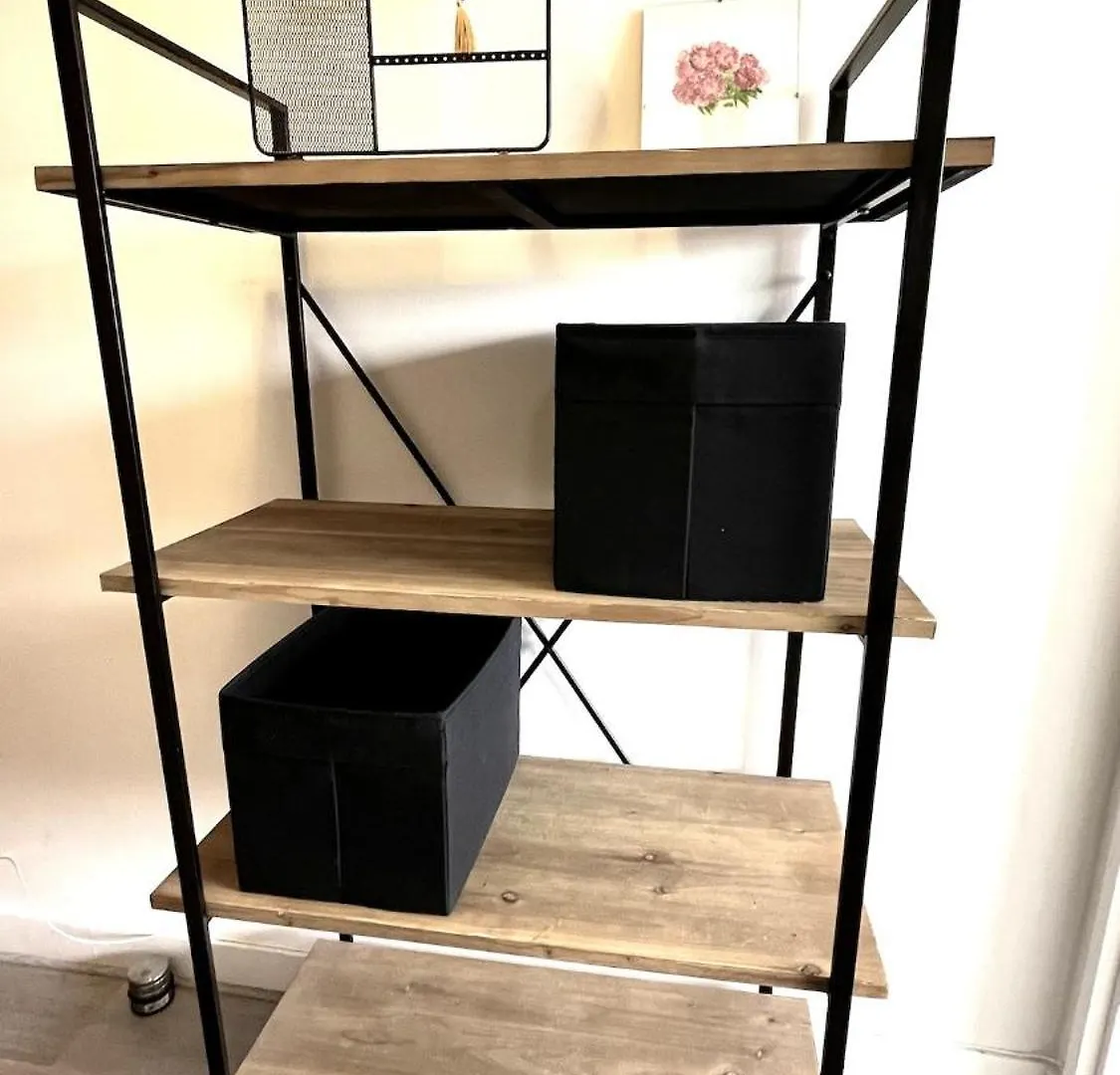 Sunny Studio With Balcony - Buttes Chaumont Park 파리 아파트
