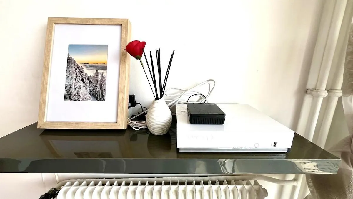 아파트 Sunny Studio With Balcony - Buttes Chaumont Park 파리 프랑스